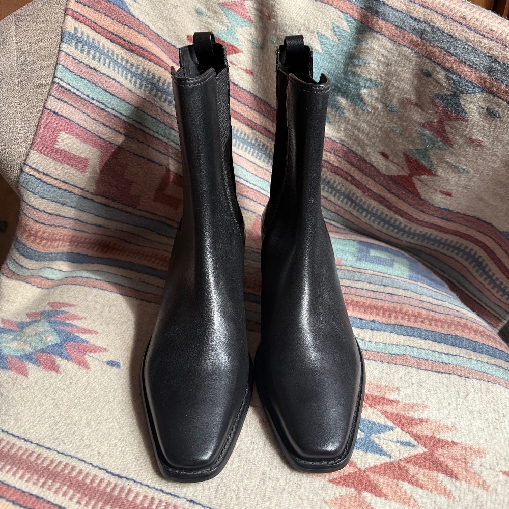 Tory Burch Chelsea Leather Ankle Boots Size 9.5